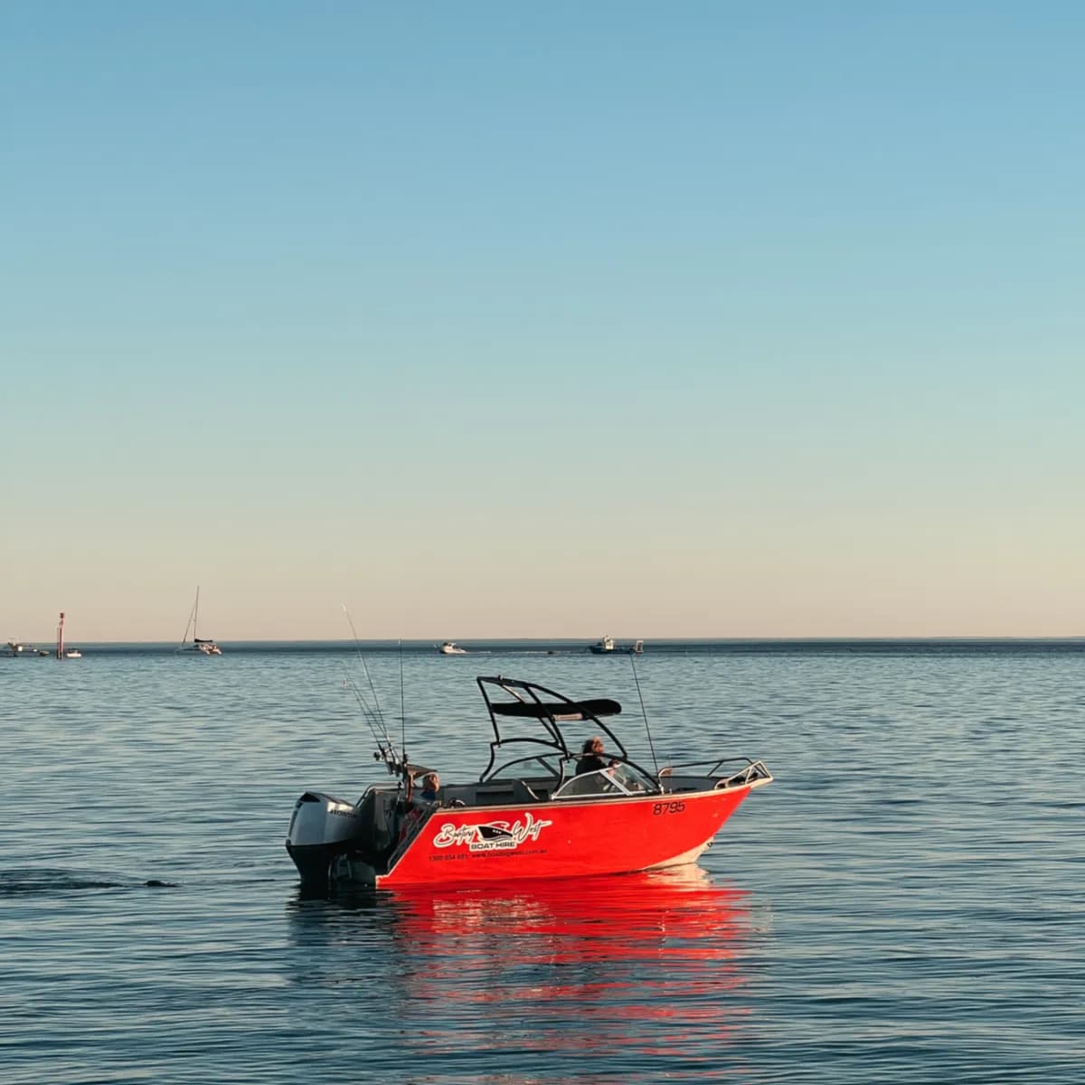 Bow rider boat hire for 6 in Fremantle