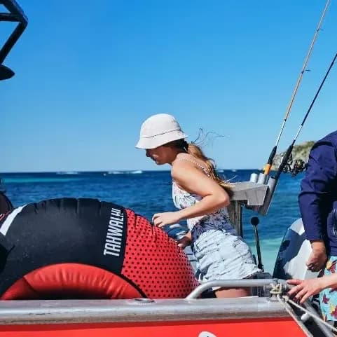 6-seat bow rider boat hire in Mandurah