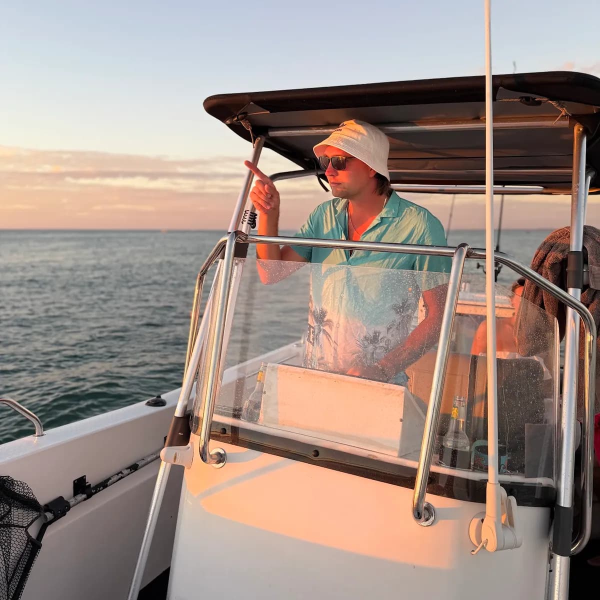 Centre console boat hire in Fremantle for up to 8